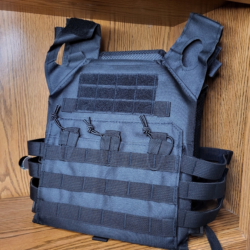 Plate carrier black